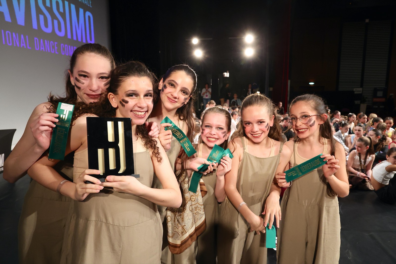 Le groupe concours et son trophée